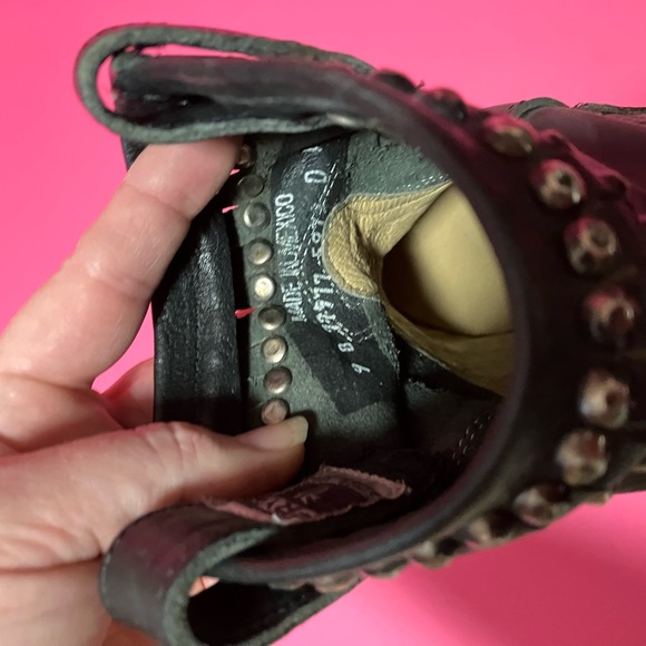 Frye Diana studded ankle boots black leather women’s 9b Rare - Picture 7 of 10